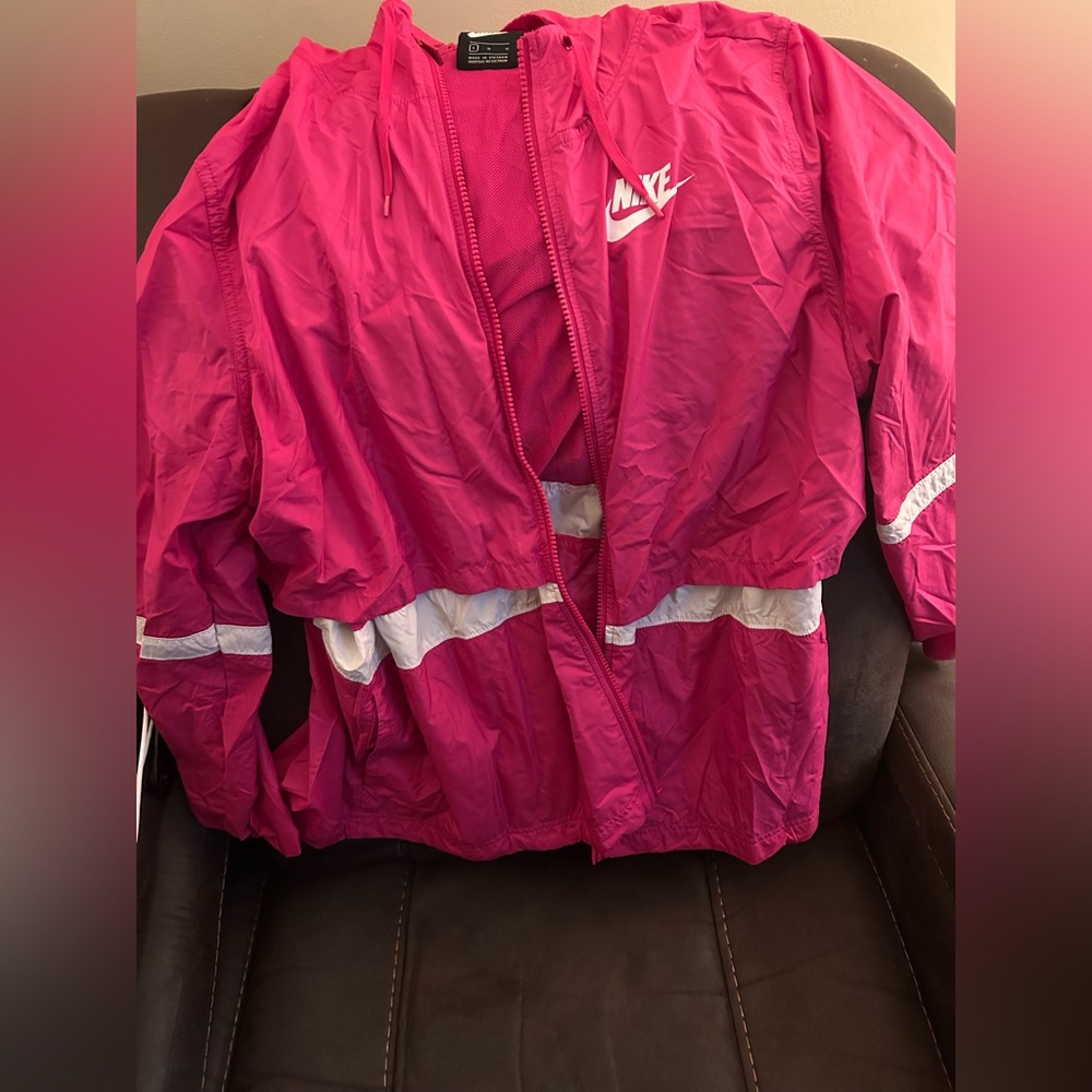 ✨NIKE WINDBREAKER ✨